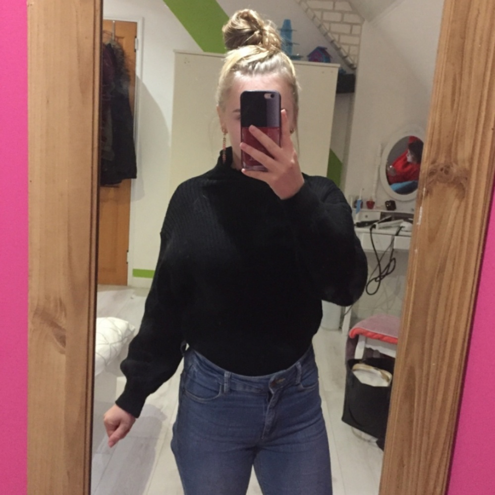 Sweater - Picture 2 of 4